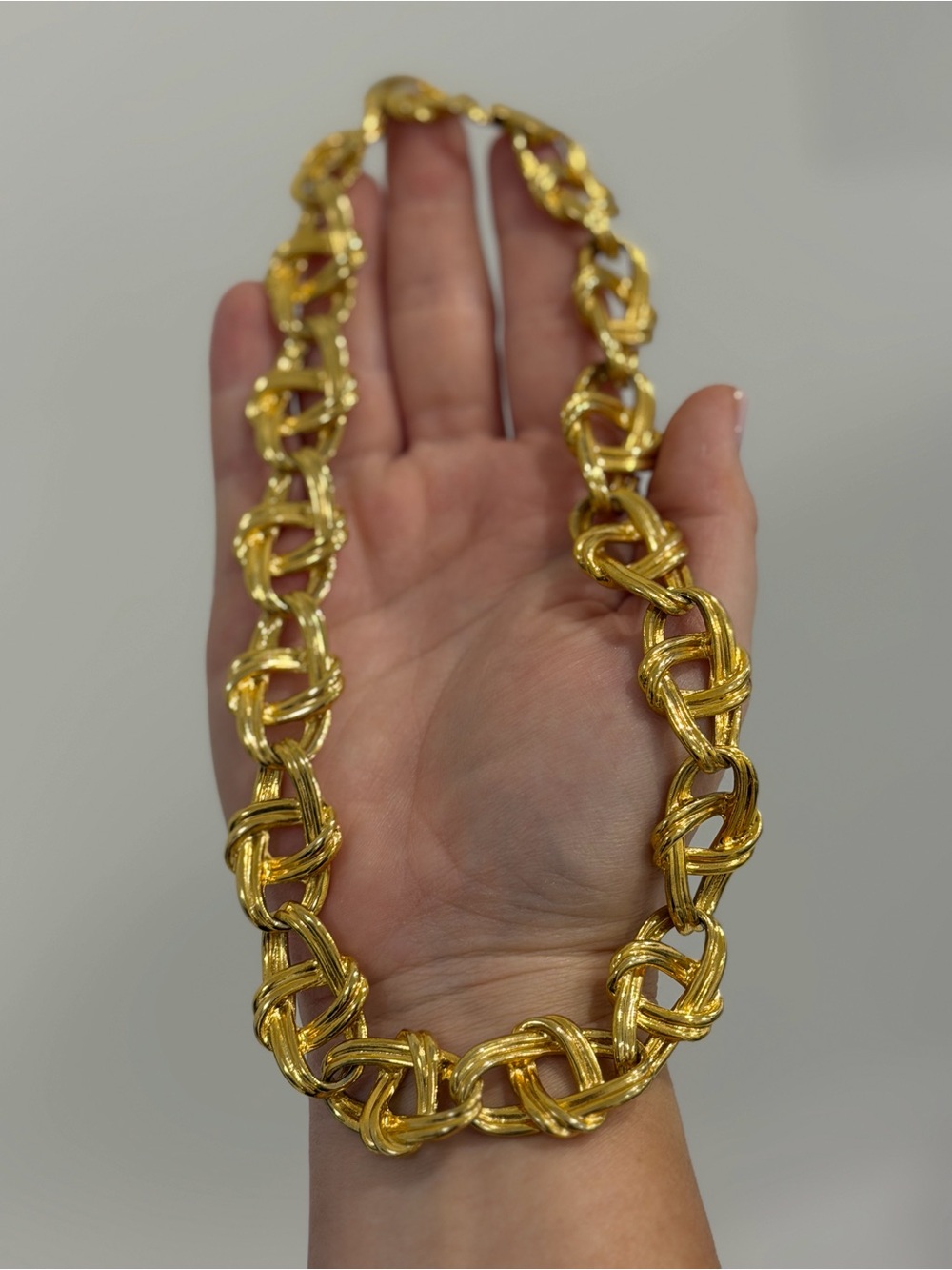 Vintage Gold Chunky KnotLink Necklace - Picture 7 of 9